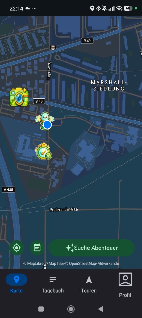 Kartenansicht der Draußenbande-App mit Quest-Markern, Standortpunkt und grünem Button „Suche Abenteuer“.